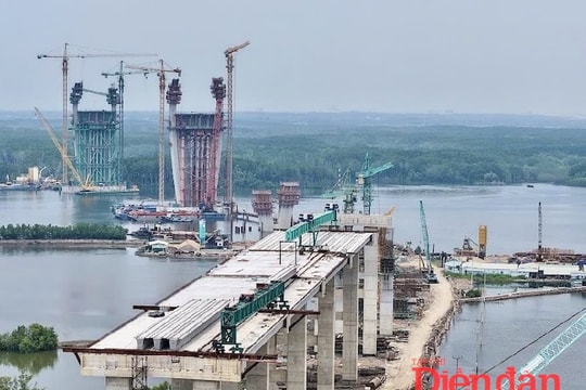 Đẩy nhanh tiến độ các dự án đầu tư công theo tinh thần 3 ca, 4 kíp