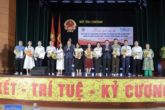 Trao giải cuộc thi báo chí toàn quốc về ngành Tài chính