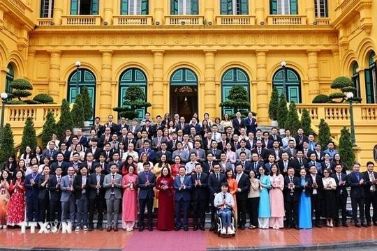 Bứt phá công nghệ từ sức mạnh trí tuệ trẻ