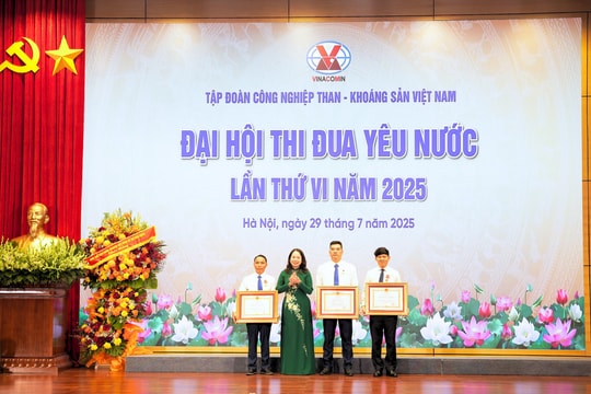 Các phong trào thi đua yêu nước đẩy năng suất lao động bình quân của TKV đạt 7,8%/năm