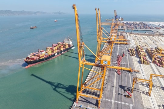 Nhiều cơ hội cho cảng biển trên lộ trình trở thành cảng trung chuyển quốc tế