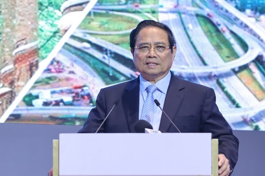 Phát triển TP HCM vươn tầm khu vực và thế giới