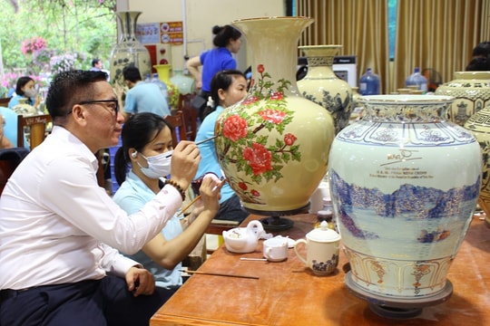 Định vị thương hiệu du lịch qua những món quà lưu niệm