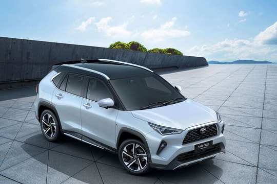 Thị trường ô tô Việt: Cuộc đua giữa “xanh” và “bền”