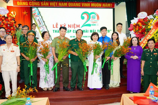 Lễ kỷ niệm 20 năm thành lập câu lạc bộ “Mãi mãi tuổi 20”