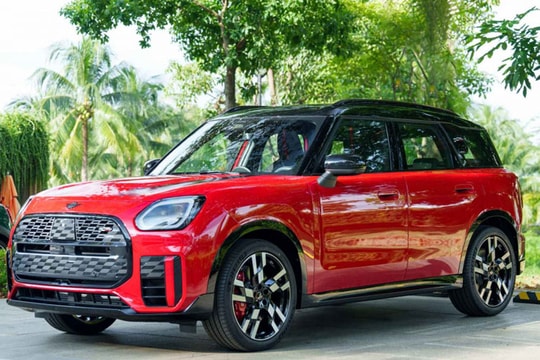 MINI John Cooper Works thế hệ mới: Dành cho những tay lái đam mê tốc độ
