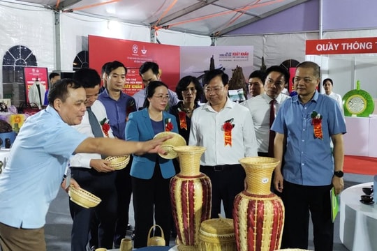 Hội chợ thương hiệu hàng xuất khẩu Việt Nam 2025