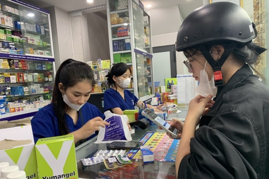 Bán thuốc qua mạng: Tiện lợi nhưng không thể buông lỏng an toàn