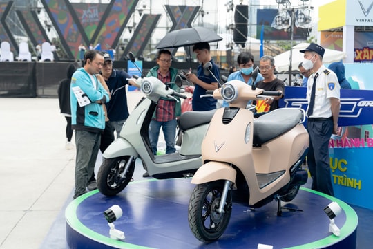 Vì sao cả dân công sở lẫn tài xế dịch vụ đều “phát sốt” với VinFast Evo Grand?