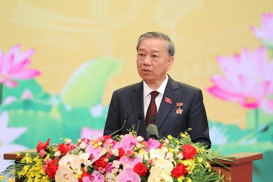 Tổng Bí thư Tô Lâm gặp mặt các thế hệ đại biểu Quốc hội