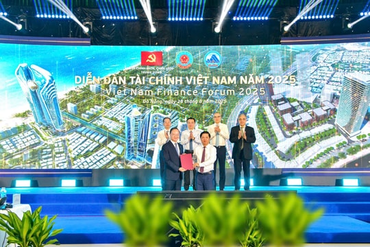 Vietcombank và UBND TP Đà Nẵng hợp tác phát triển dịch vụ tại IFC Đà Nẵng