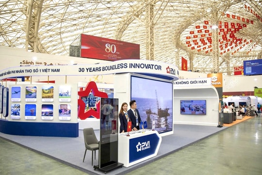 Bảo hiểm PVI tham gia triển lãm 80 năm, cùng đất nước viết nên thành tựu