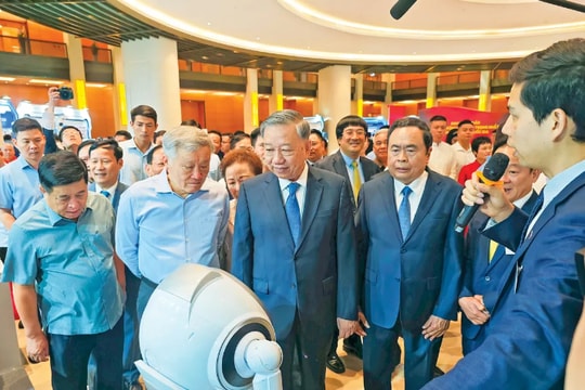 Để Việt Nam “cất cánh” từ “bộ tứ trụ cột”