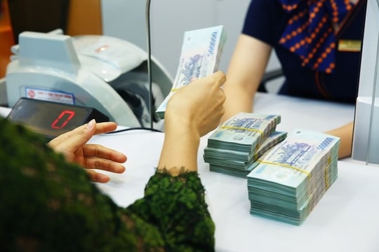 Áp lực thanh khoản gia tăng tác động ra sao đến các ngân hàng?