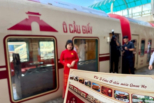 Tàu du lịch Hà Nội 5 Cửa Ô kết nối di sản, quảng bá văn hóa