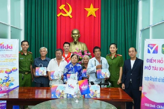 Vikki trao 1 lượng vàng SJC và nhiều chỉ vàng cho khách hàng mở tài khoản, nhận quà mừng Quốc khánh