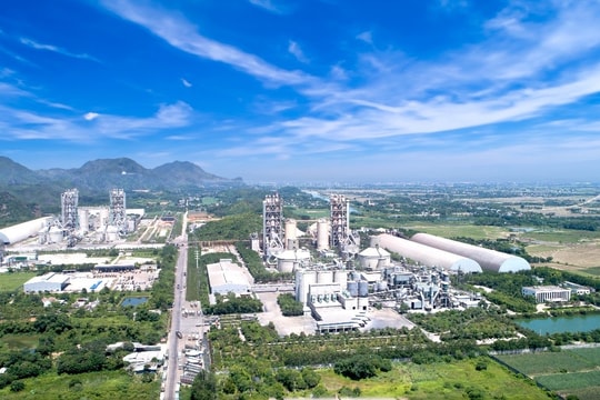 Công ty Xi măng Long Sơn chào mừng quốc khánh 2/9