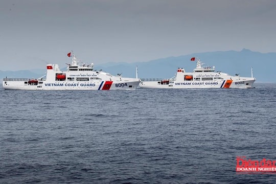 Lá chắn thép vững chắc nơi đầu sóng