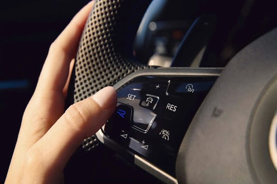 Từ kỳ vọng đến thất bại: Vì sao nút cảm ứng biến mất khỏi ô tô?