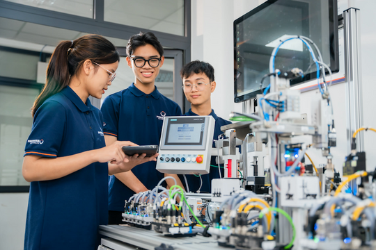 Chiến lược giải “cơn khát” nhân lực chất lượng cao