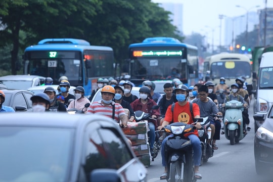 Thu phí xe xăng cũ: Bước đi đúng hướng cho đô thị xanh?