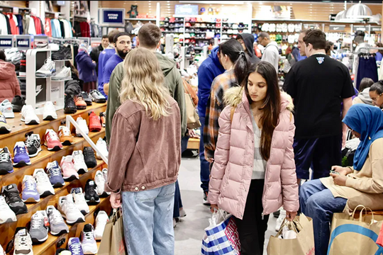 "Sức ép chính trị" chưa từng có trong quyết định giảm lãi suất của Fed