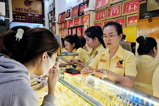 Có nên đánh thuế vàng quà tặng, cưới hỏi?