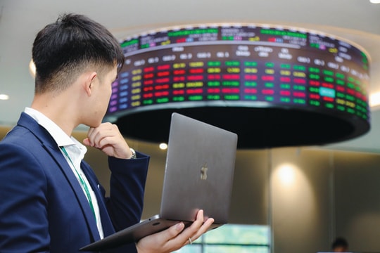 Chứng khoán tiếp tục lập đỉnh mới?