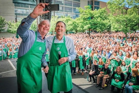 Người nâng tầm thương hiệu Starbucks