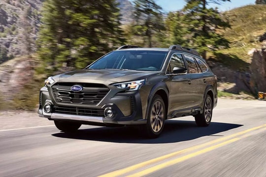 Subaru Outback giảm giá 550 triệu đồng vẫn “kén” khách