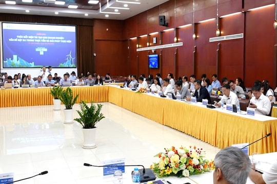 NĂNG LƯỢNG TÁI TẠO: Khơi thông điểm nghẽn về thể chế