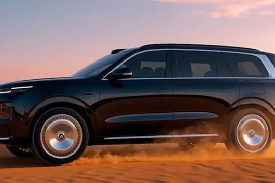 Ô tô hybrid dùng bộ pin lớn, chạy thuần điện 500 km, có phải là lối thoát?