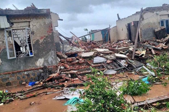 Thủ tướng yêu cầu không để người dân thiếu đói, rét sau bão số 10