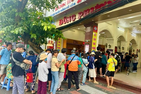 Bánh Trung thu Đông Phương: Hương vị truyền thống đậm đà bản sắc đất Cảng