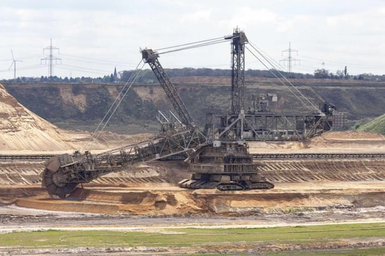 Cắt “cơn nghiện” khoáng sản Trung Quốc: Hoa Kỳ “dĩ độc trị độc”