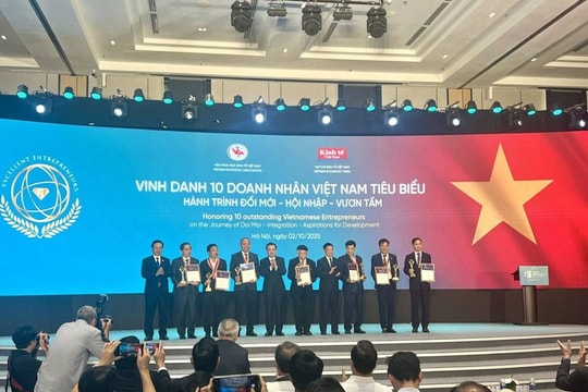 Doanh nhân Việt cùng đất nước bứt phá