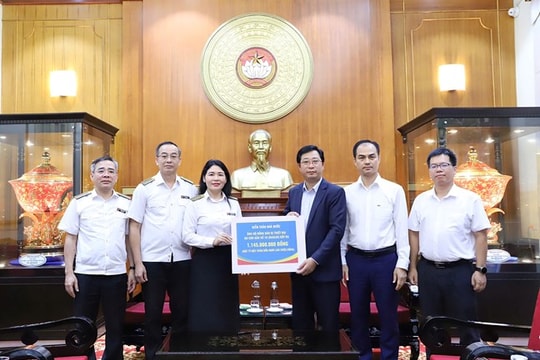 Ủy ban Trung ương MTTQ Việt Nam tiếp nhận ủng hộ đồng bào các tỉnh, thành phố khắc phục hậu quả do bão số 10 gây ra