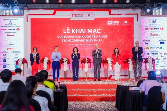 Khai mạc Giải Marathon Quốc tế Hà Nội Techcombank Mùa thứ 4