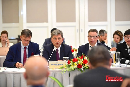 FIATA sẵn sàng hỗ trợ Hà Nội triển khai giải pháp logistics hiệu quả