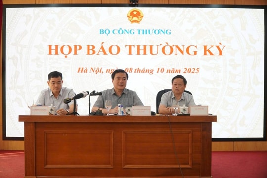 Xuất nhập khẩu tiếp tục là điểm sáng nổi bật của nền kinh tế