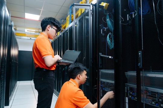 Tăng chi tiêu công, tạo thị trường cho AI