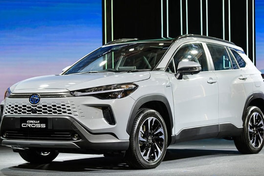 Được ưu đãi thuế, xe hybrid đồng loạt giảm giá