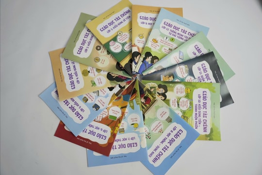 Lần đầu tiên ở Việt Nam: Bộ sách giáo dục tài chính xuyên suốt 12 năm học