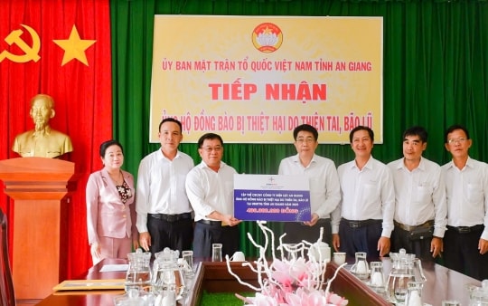 EVNSPC: Hơn 10 tỷ đồng ủng hộ đồng bào khắc phục hậu quả bão lũ và nhân dân Cu Ba