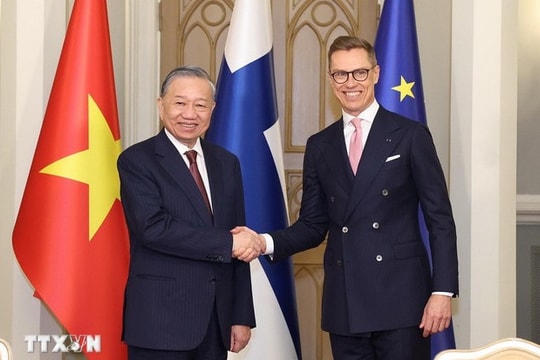 Tổng Bí thư Tô Lâm và Tổng thống Phần Lan chứng kiến Lễ ký kết các văn kiện hợp tác