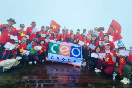 Chinh phục "nóc nhà Đông Dương" và văn hoá doanh nghiệp "One CEO Group, One Family, One team"