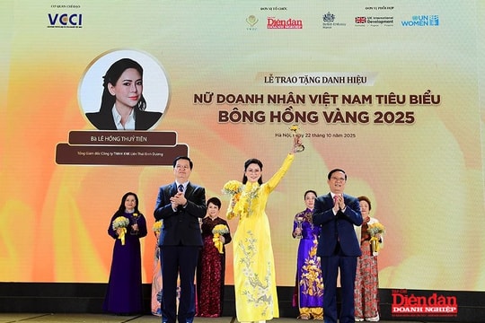CEO Lê Hồng Thủy Tiên được vinh danh Top 10 Bông Hồng Vàng 2025