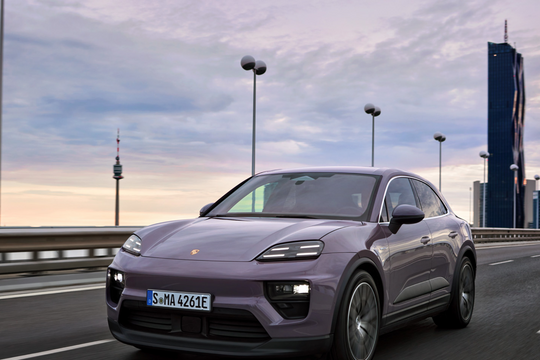 Porsche từ bỏ xe điện