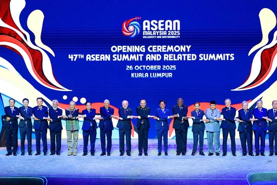 Thủ tướng dự khai mạc Hội nghị cấp cao ASEAN với 'dấu mốc lịch sử'