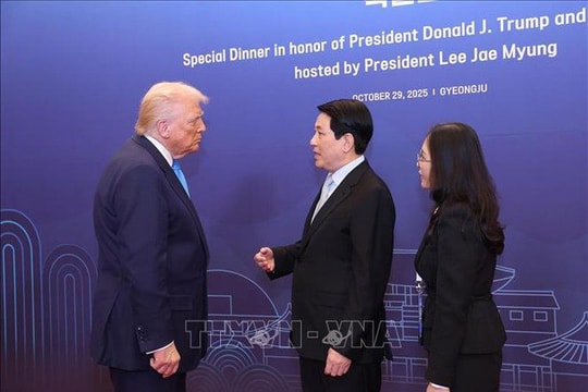 Chủ tịch nước Lương Cường gặp Tổng thống Hoa Kỳ Donald Trump